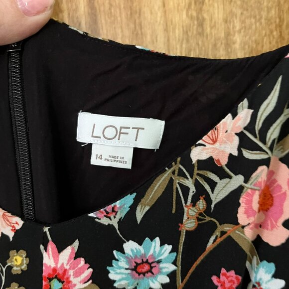 LOFT | Lily Ruffle Tie Front Floral Jumpsuit | Size 14 - Picture 7 of 10